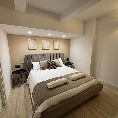 Celeste Rooms Bed And Breakfast カターニア エクステリア 写真